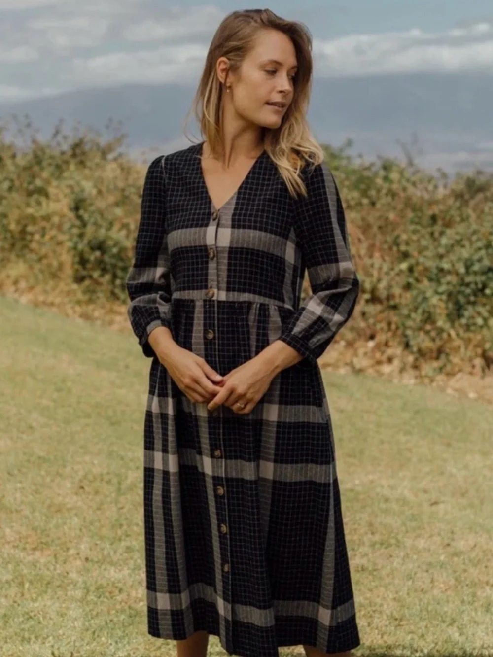 NWOT Neuflora Black and Cream Plaid Button-Front Midi Dress - Picture 3 of 8